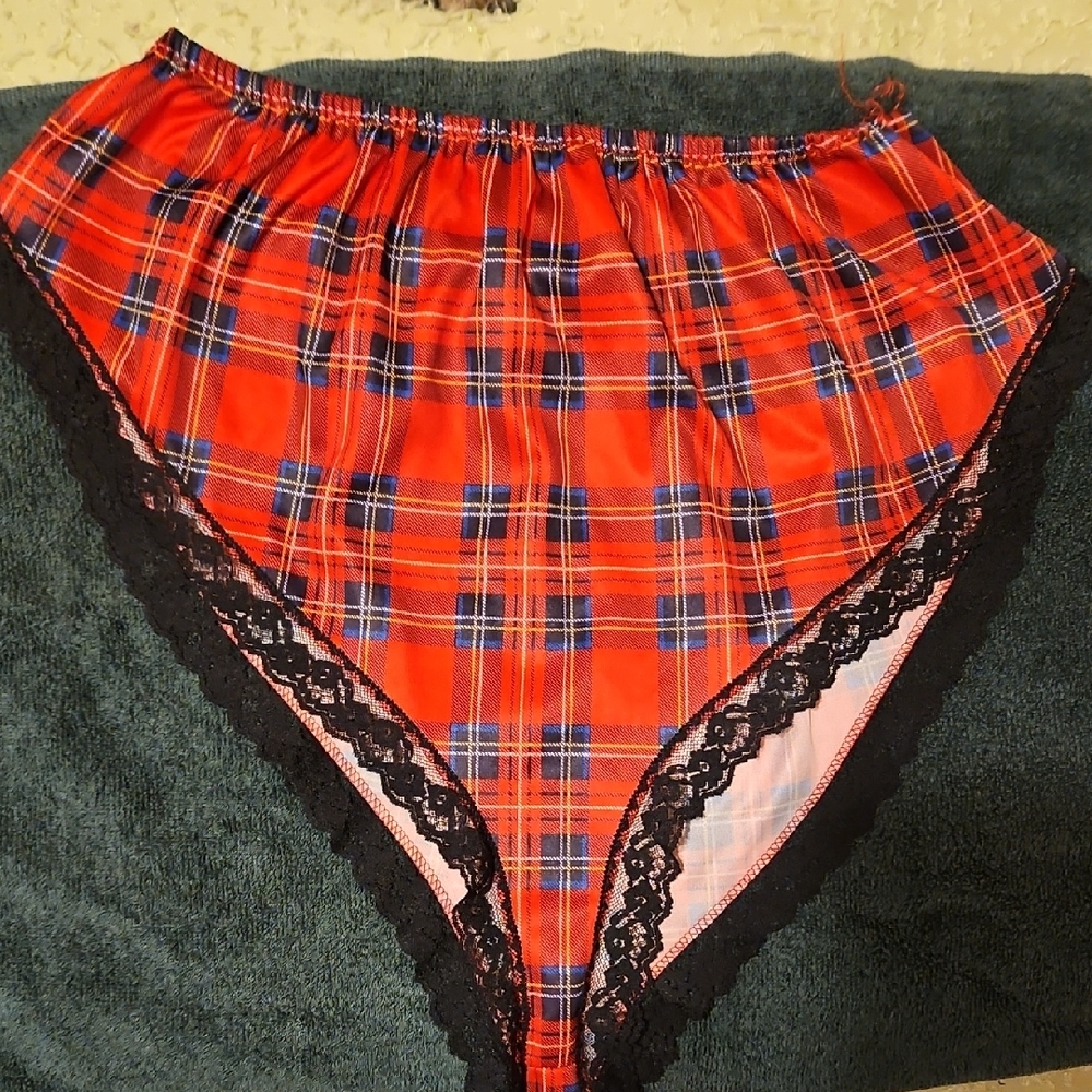 NWOT Plaid Lace Trim Women's Panties